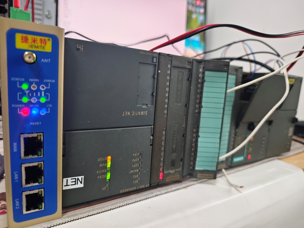 PLC远程控制网关在油井远程监控的应用案例(图3) PLC远程控制网关在油井远程监控的应用案例(图3)